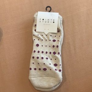 Pointe Studio Grip Socks NWT M/L